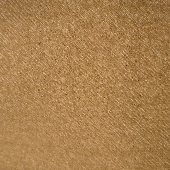 JOHANNA HOWARD Dip-Dye Throw, Camel, 100% Baby Alpaca, Retail Price $450.00US - Picture 7 of 11